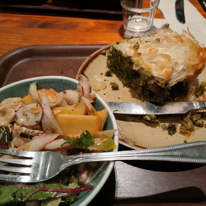 review photo of Cornucopia Main Course + 2 salads shared by @claudiaavgenova on 14 Aug 2022 - review