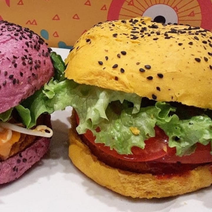 photo of Flower Burger Spicy Cecio shared by @rosselladuca on  26 Nov 2022 - review