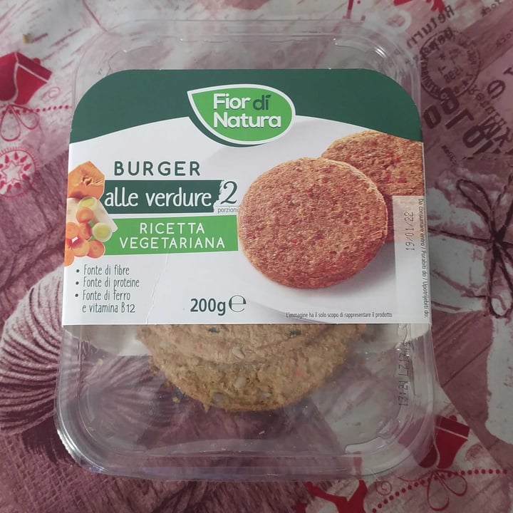 photo of Fior di Natura Burger alle verdure (2 porzioni) shared by @alecasse on  08 Jan 2022 - review