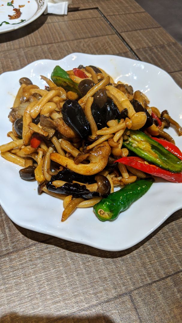 photo of 成都Chengdu Stir Fried Mushrooms shared by @paloma on  21 Mar 2020 - review