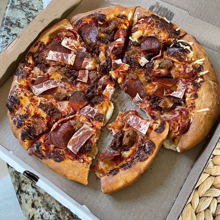 photo of Meek's Vegan Pizza Meat Lover Pizza shared by @polliver on  25 Mar 2022 - review
