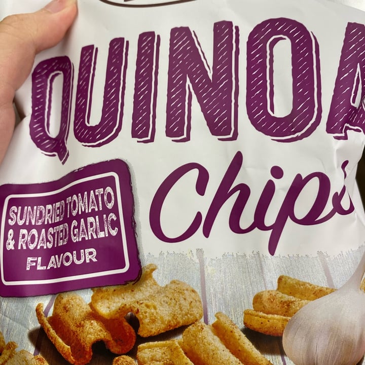 photo of Eat Real Quinoa Sundried Tomato and Roasted Garlic crisps shared by @peasfulpea on  17 Jan 2022 - review