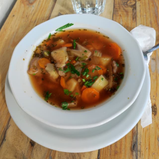 Foto del piatto “Flaczki (Polish Oyster Mushroom Soup)”