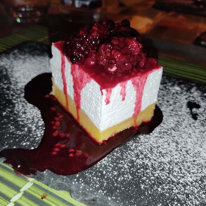 photo of Cavoli Nostri Cheesecake (Mixed Berries) shared by @ecomecum on  17 Jun 2021 - review