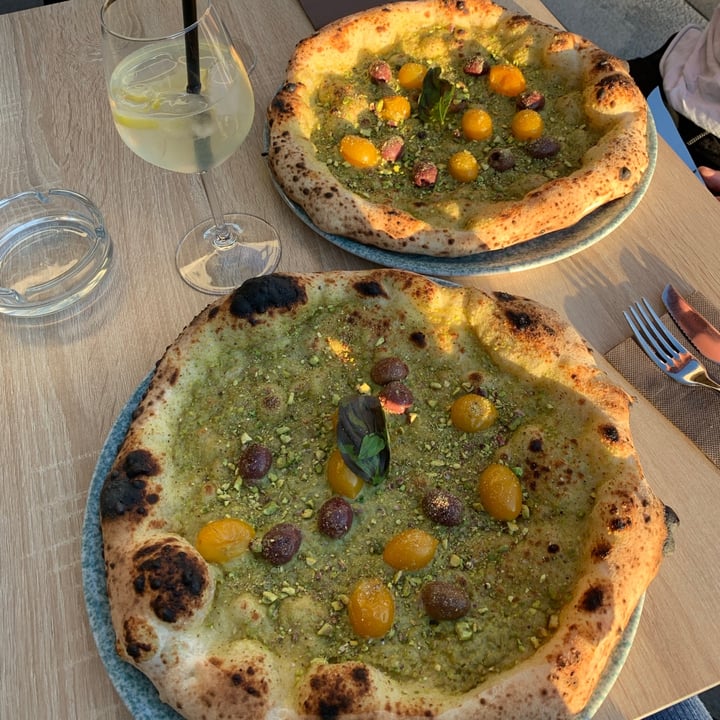photo of Pizzeria Rumore Pistachio Pizza shared by @feonaci on  24 Sep 2021 - review