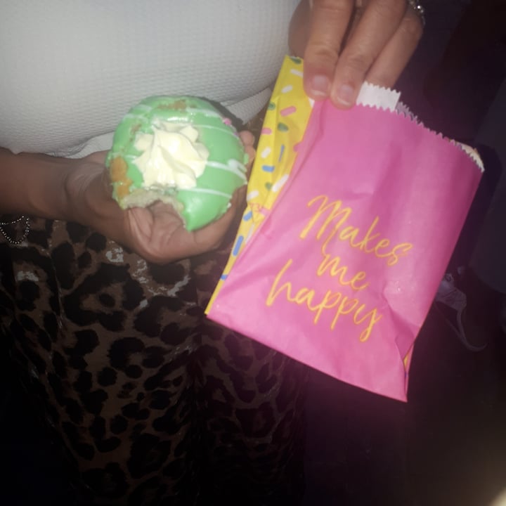 review photo of Mr Donut fistasuo donut shared by @gaya on 26 Jun 2022 - review