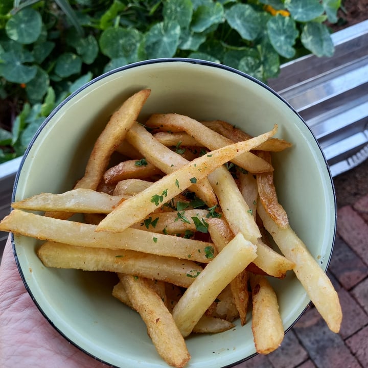 photo of Asher's Corner Cafe @ Ashers Farm Sanctuary Hand Cut Chips shared by @gregorygreen on  24 Oct 2021 - review