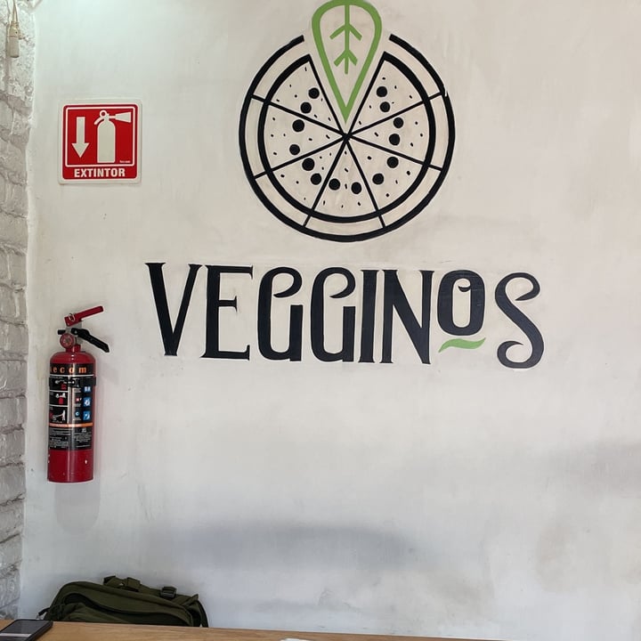 photo of Veggino's Pizza Pizza con pera shared by @veganads on  30 Jun 2022 - review