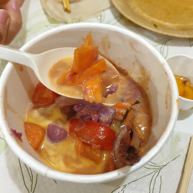 菜肴“zuppa con latte di cocco”的照片