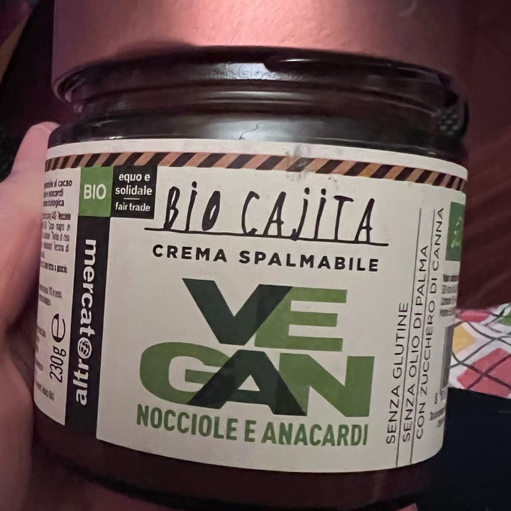 photo of Altro mercato Bio cajita nocciole e anacardi shared by @mgiulia on  04 Oct 2022 - review