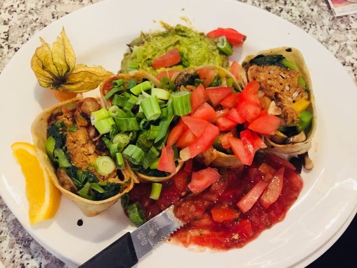 review photo of John's Place Restaurant Breakfast burrito, vegan shared by @soylove on 26 Sep 2018 - review