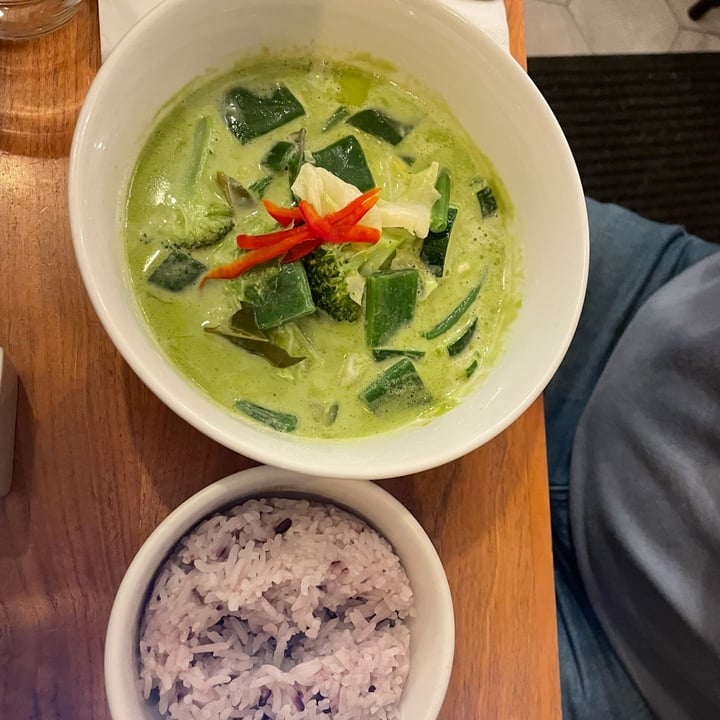 photo of Monsieur K Vegan Green Curry shared by @soficali on  19 Apr 2022 - review