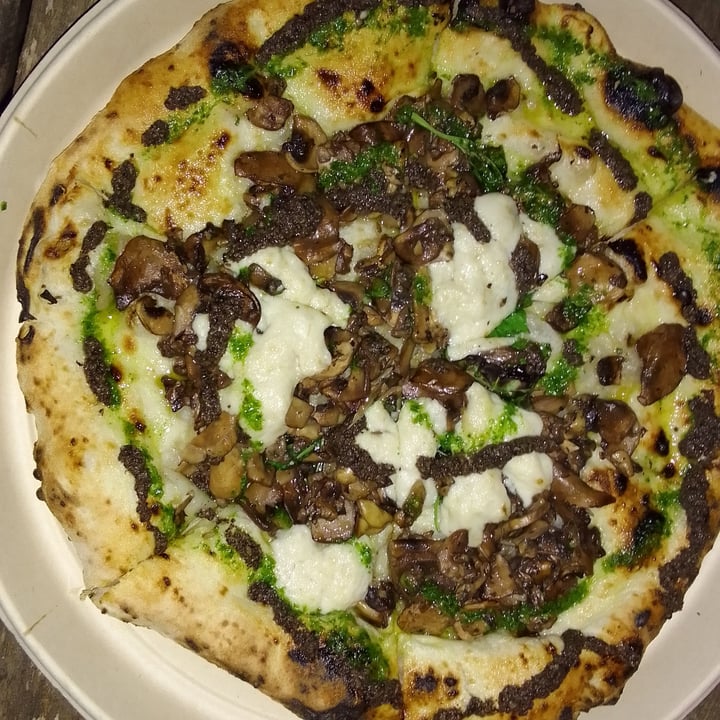 review photo of Parco Romano Biodistretto Castelli Romani pizza primavera shared by @lucky21 on 14 Aug 2022 - review