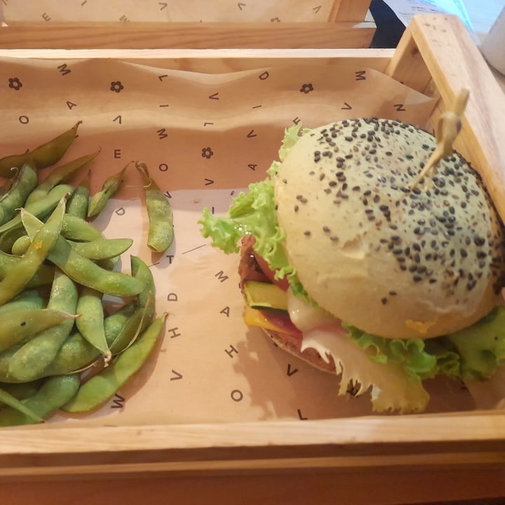 photo of Flower Burger Jungle Burger shared by @julyhanax on  29 Jun 2022 - review