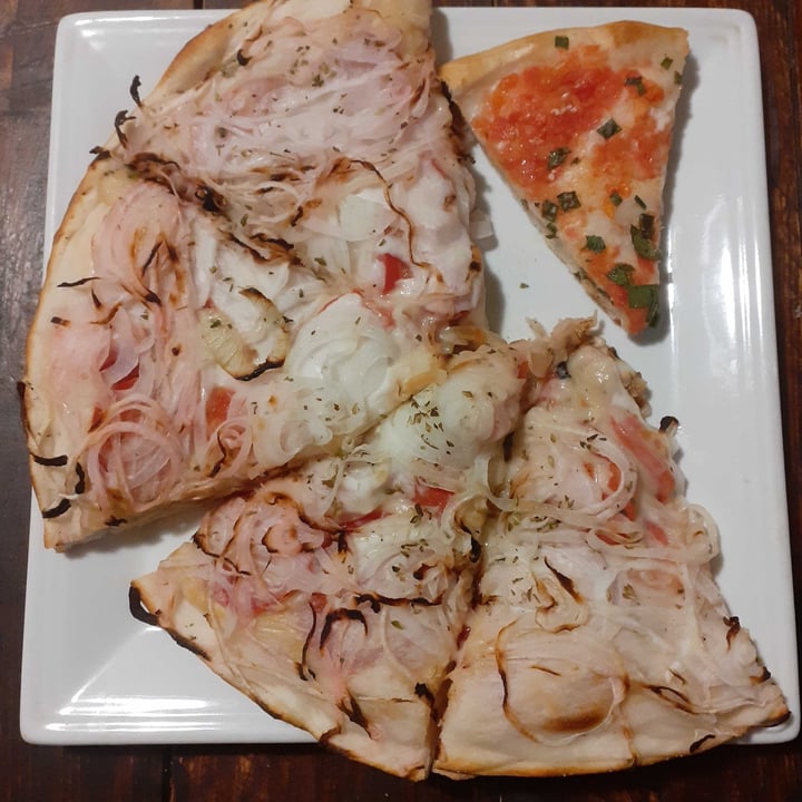 photo of Pizzas y Empanadas IL Giardino De Devoto fugazzeta rellena shared by @lucasguimil on  16 Nov 2020 - review