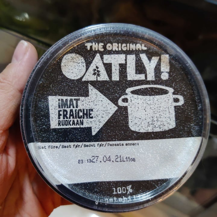 photo of Oatly Creamy Oat Fraiche shared by @crazycatsbananas on  31 Dec 2020 - review