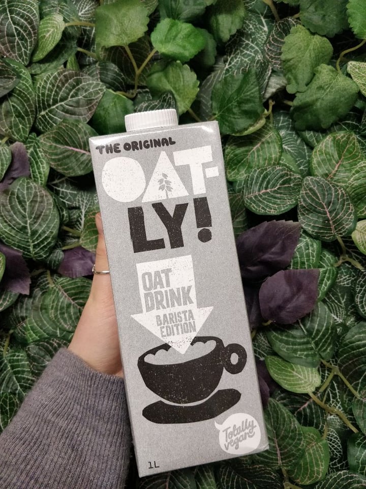 photo of Oatly Oat Drink Barista Edition  shared by @nichobutt on  12 Feb 2020 - review