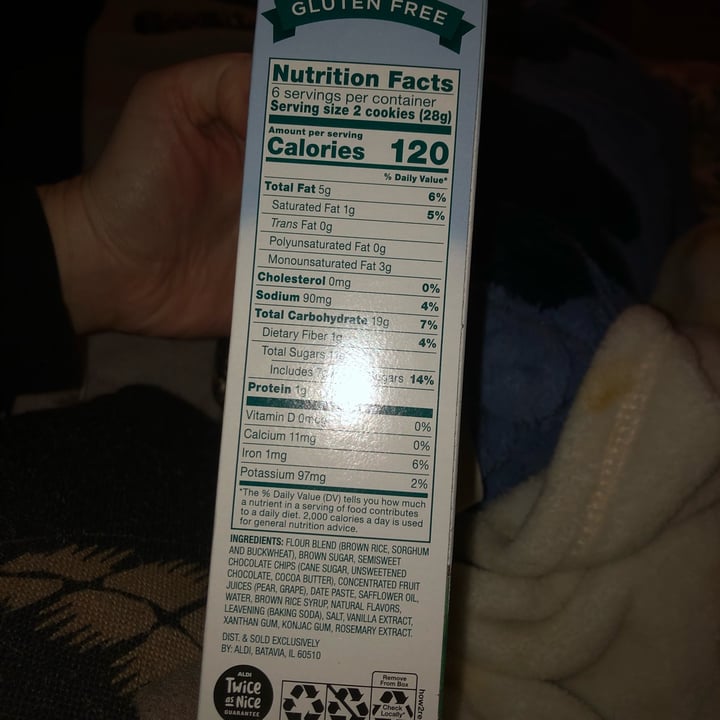 review photo of live G free Chocolate chip soft baked cookies shared by @kenms on 19 Oct 2021 - review