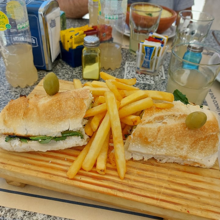 photo of Pulpería 1910 Sándwich vegetariano (Adaptable A Vegano) shared by @malelozano on  03 Apr 2022 - review