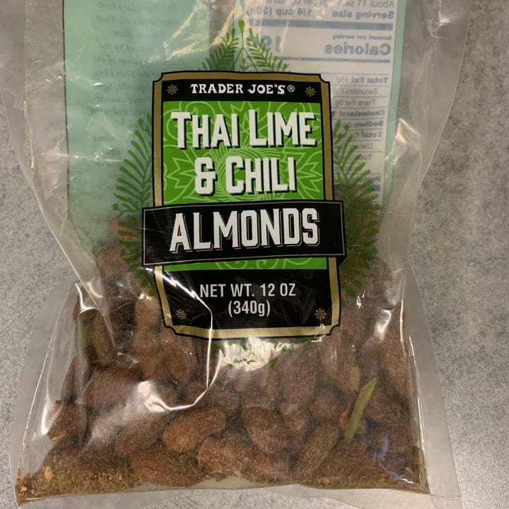 photo of Trader Joe's Thai Lime and Chili Almonds shared by @unejanie on  16 Apr 2022 - review