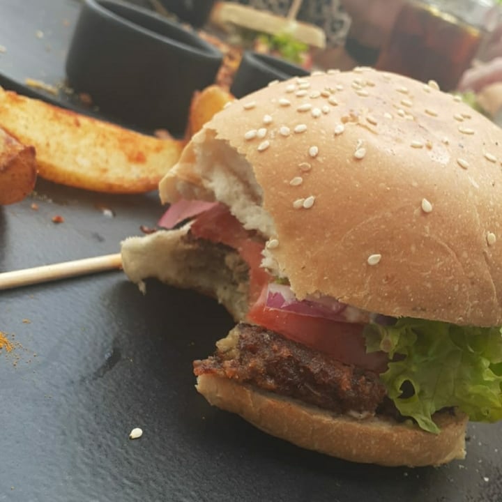 photo of Herbívoro Hamburguesa de proteina shared by @emiliocelis on  02 Aug 2021 - review