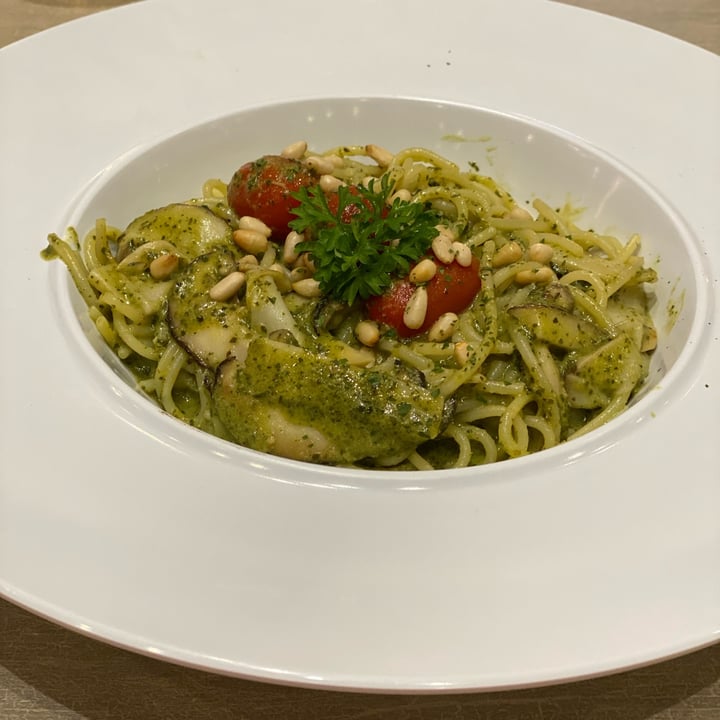 photo of Flavours by Saute Basil Pine Nut Pesto shared by @qiiaannn on  30 Apr 2022 - review
