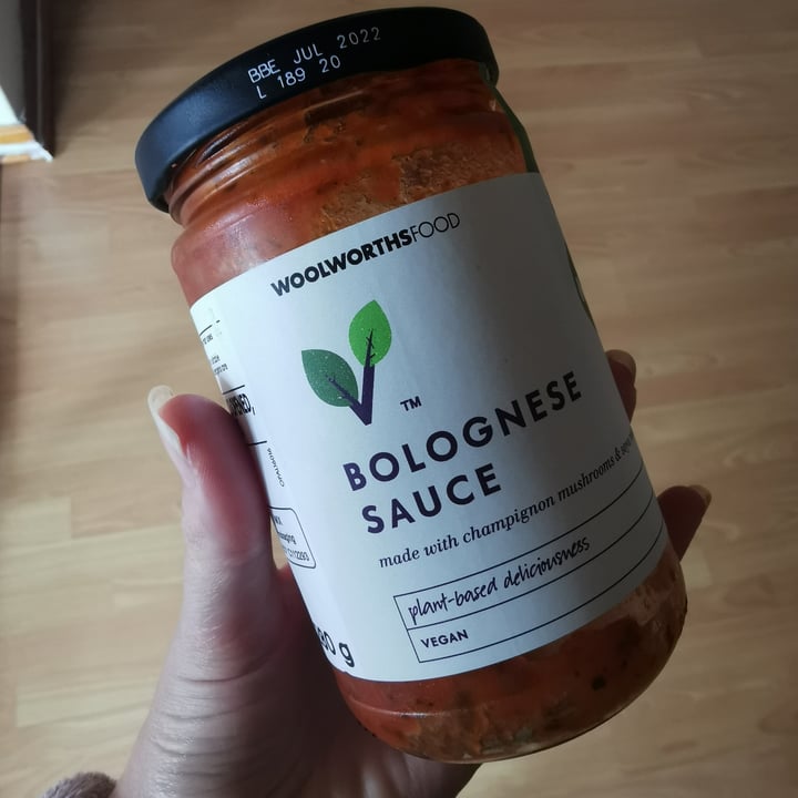 photo of Woolworths Bolognese Sauce shared by @biancaleejardim on  13 Feb 2021 - review