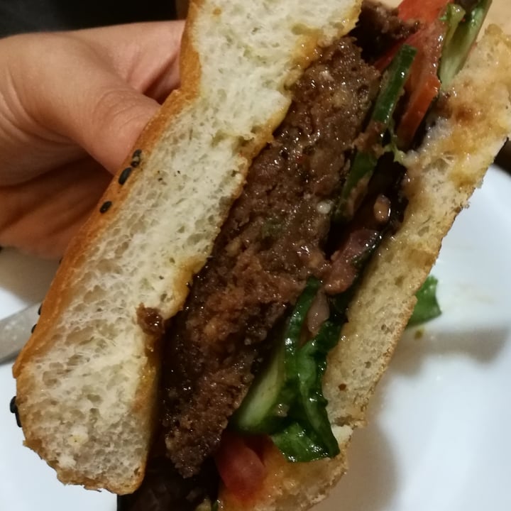 photo of A Porta Verde Hamburgurguesa de frutos secos shared by @luciacev on  18 Aug 2021 - review