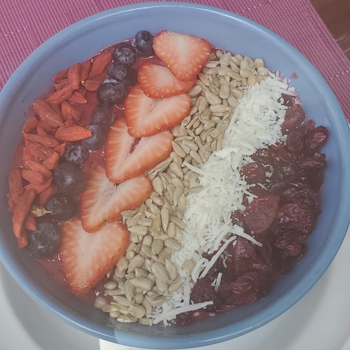 photo of Sirena Morena Red Smoothie Bowl shared by @mjimenasilva on  25 Apr 2021 - review