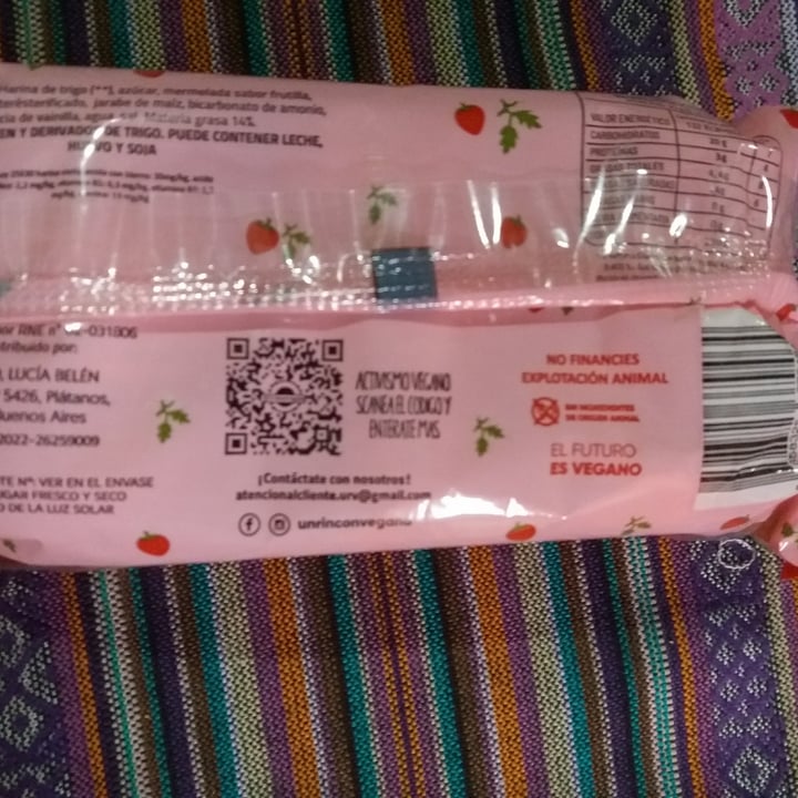 photo of Un Rincón Vegano Galletitas Rellenas De Mermelada Sabor Frutilla shared by @seamosuvoz on  22 Sep 2022 - review