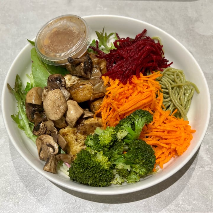 review photo of Toss & Turn Create Your Own Salad shared by @erialc on 07 May 2022 - review
