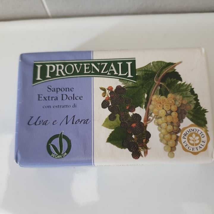 photo of I Provenzali Sapone vegetale uva e mora shared by @sharon69 on  10 Oct 2021 - review