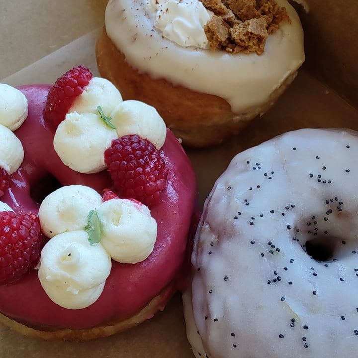 photo of Scoop 'n Dough Doughnuts shared by @giovanna-dc on  14 Feb 2022 - review