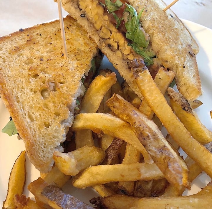 photo of Early Girl Eatery Tempeh Sandwich shared by @passportvegan on  24 Jan 2020 - review