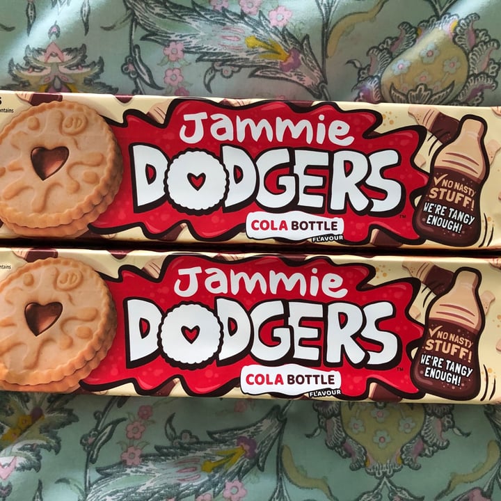 photo of Jammie Dodgers Jammie Dodgers shared by @veganslh on  09 Apr 2022 - review