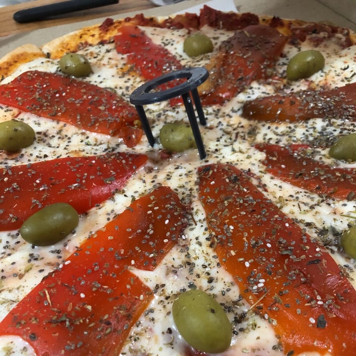 photo of Empanadas de 10 Pizza de Muzzarella y Morrón shared by @1wandadeluca on  04 Mar 2021 - review
