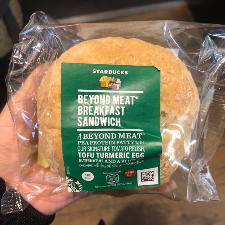 photo of Starbucks Coffee Beyond Meat Breakfast Sandwich shared by @jessskh on  05 Aug 2021 - review