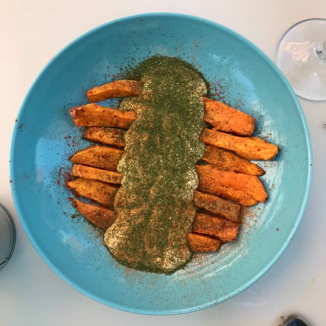 Foto del piatto “Bastones de Batata al Eneldo”