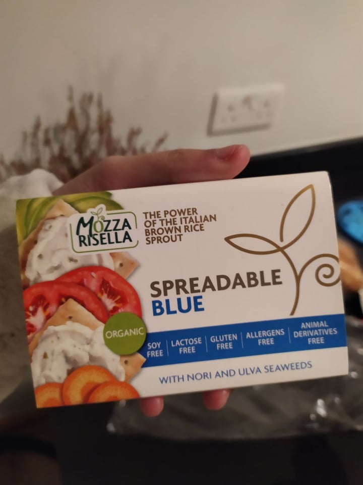 photo of Mozzarisella Spreadable blue shared by @tamacun on  09 Apr 2020 - review