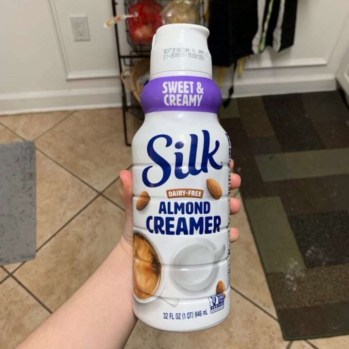 photo of Silk  Sweet & Creamy Almond Creamer shared by @zanderzuku on  17 Feb 2021 - review