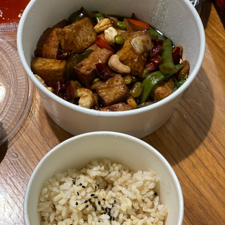 photo of iVegan Kung Pao Tofu shared by @peasfulpea on  27 Aug 2022 - review