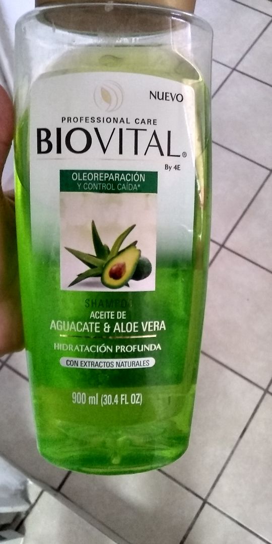 photo of Biovital Shampoo con Aceite de Aguacate & Aloe Vera shared by @domenique on  18 Jan 2020 - review