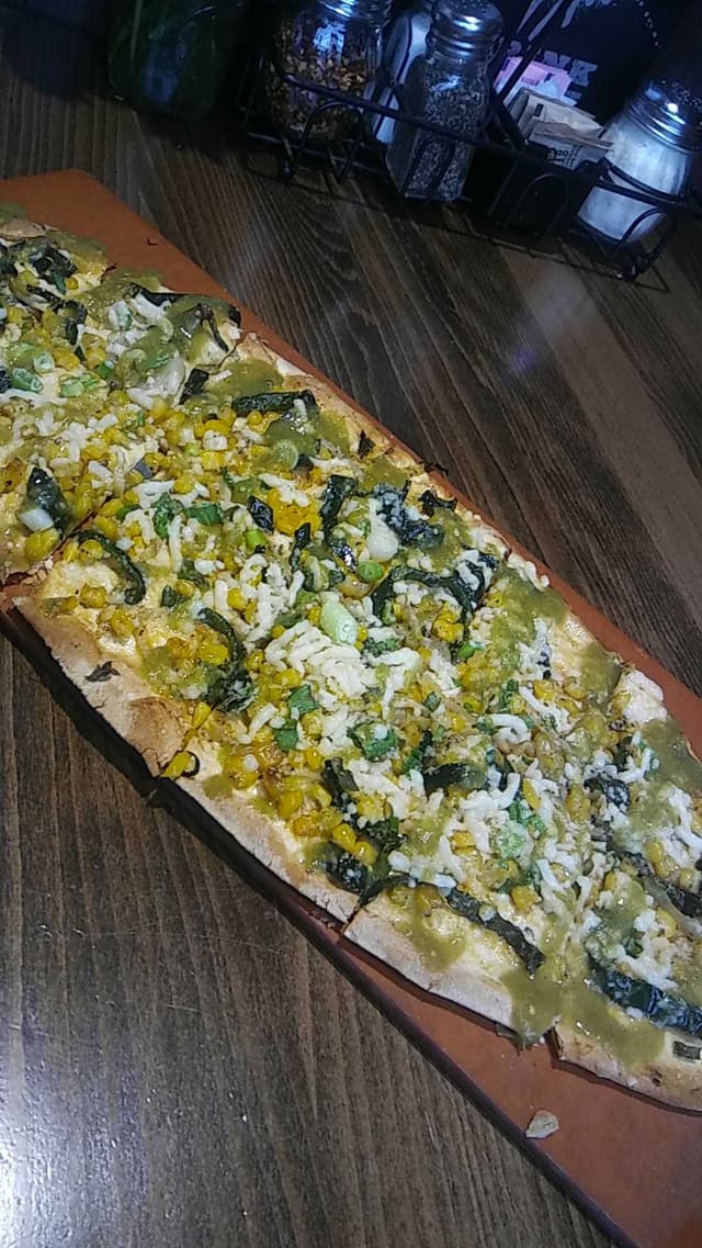 「Corn salsa pizza」の料理の写真