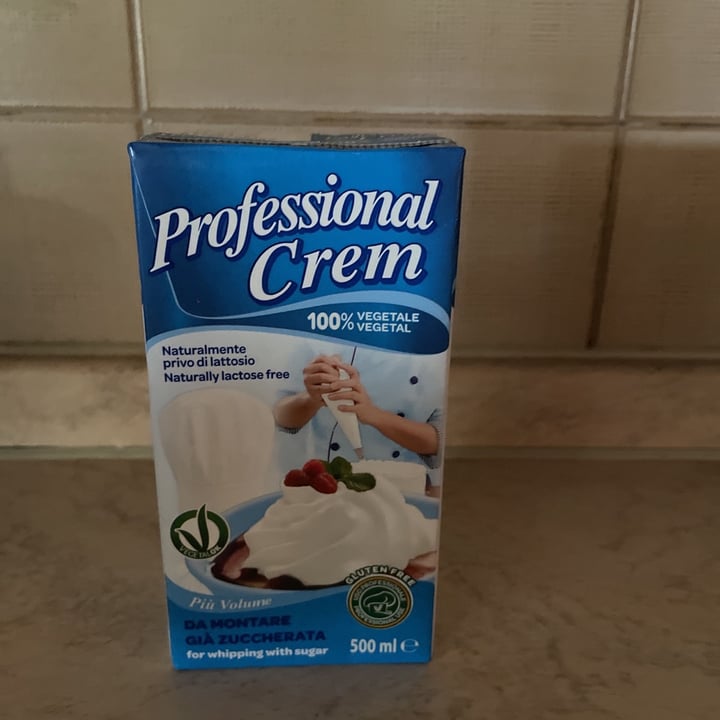 photo of Professional Crem Panna Da Montare Già Zuccherata shared by @martyrouge on  10 Jun 2021 - review