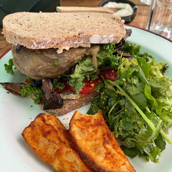 photo of Hierbabuena Vegan Sandwich shared by @magicvegan on  25 Mar 2022 - review