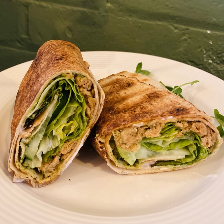 photo of Beetroot Sauvage Pesto Mayo Chick’n Flatbread Wrap shared by @katelouisepowell on  13 Mar 2022 - review