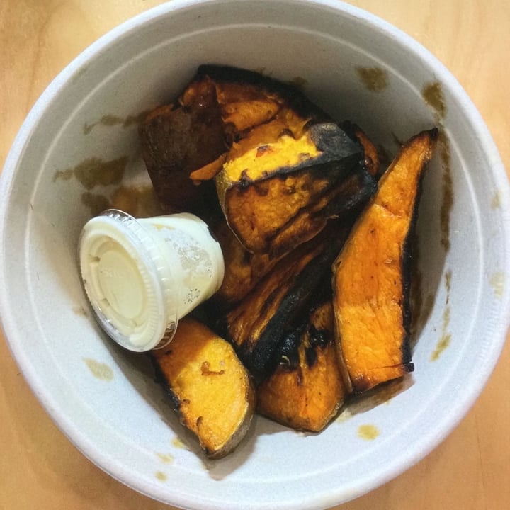 review photo of Dig Inn Roasted sweet potatoes shared by @janetisvegan on 28 May 2022 - review