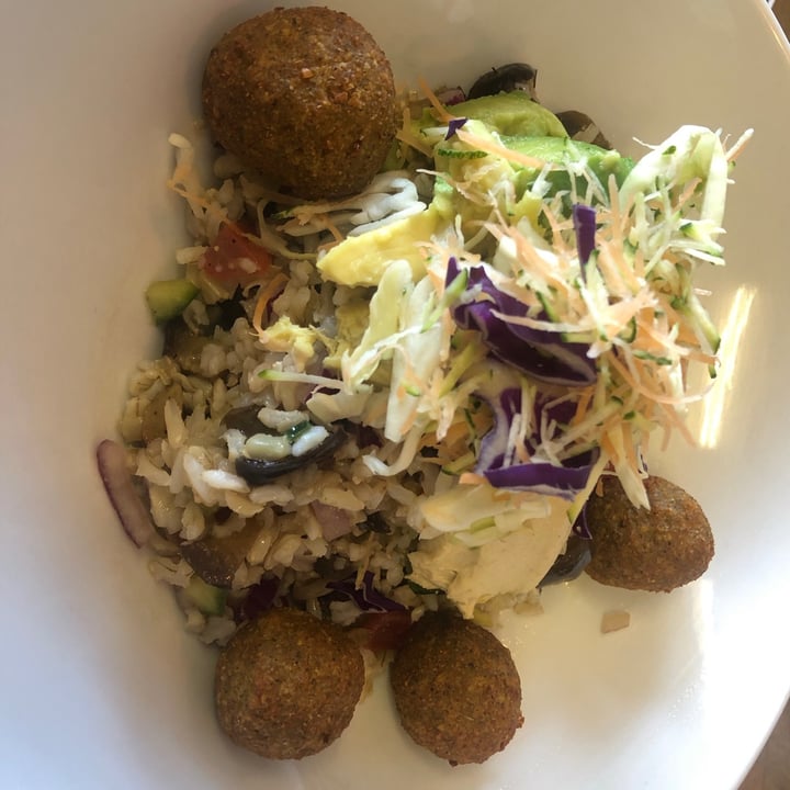 review photo of Dalebrook Cafe Falafel Bowl shared by @timoniquejoubert on 05 Aug 2021 - review