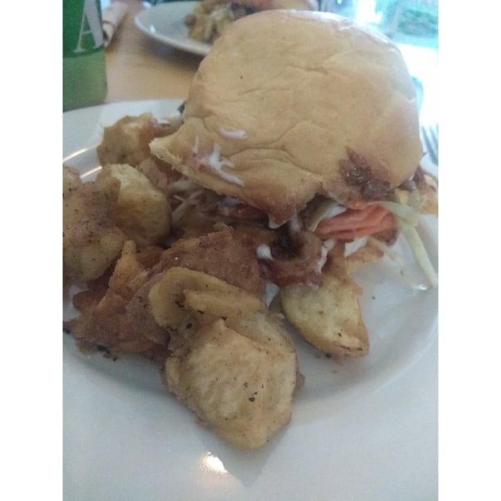 review photo of MOLA Hamburguesa de Girgolas shared by @yanilpedrosa on 30 Nov 2020 - review
