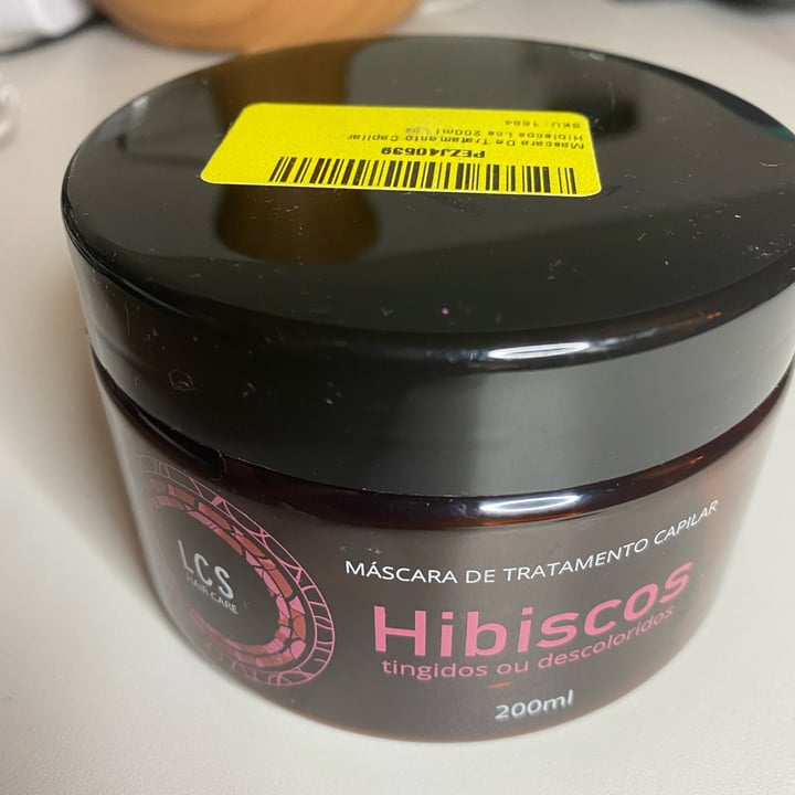 review photo of Laces and Hair Máscara De hibiscos shared by @flacalux on 13 May 2022 - review